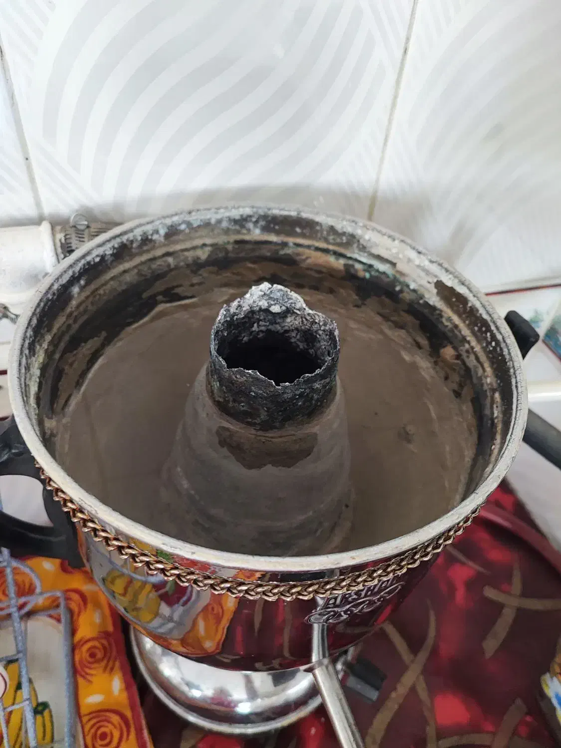 تعدادی وسیله اشپزخانه|ظروف سرو و پذیرایی|فولادشهر, سایت صنعتی کاوه|دیوار