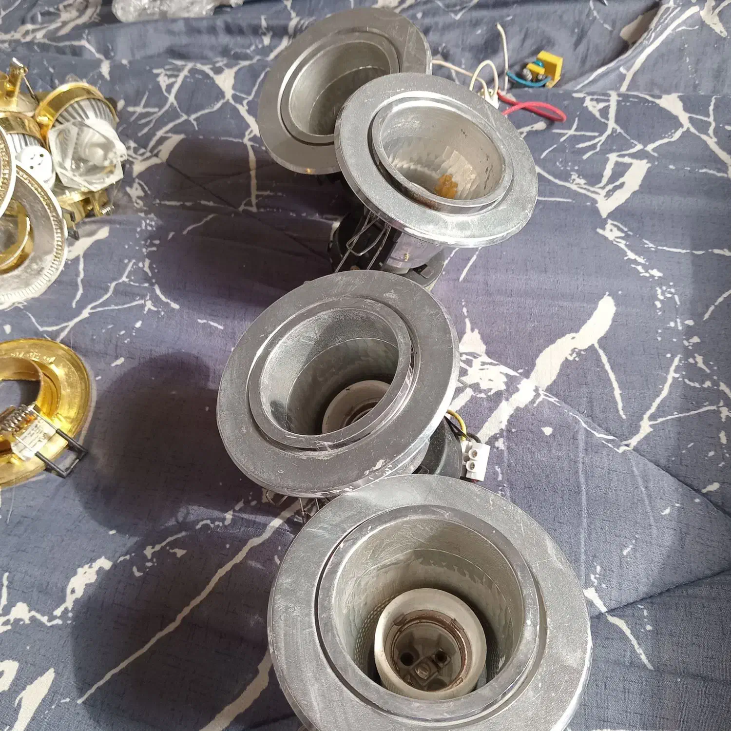 هالوژن|لامپ و چراغ|بندر انزلی, پردیس|دیوار