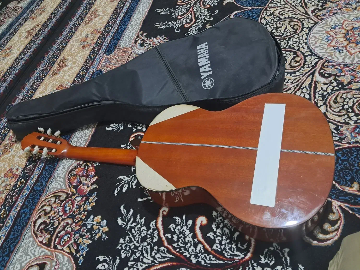 گیتار بیست وان|گیتار، بیس، امپلیفایر|جلگه شوقان, |دیوار