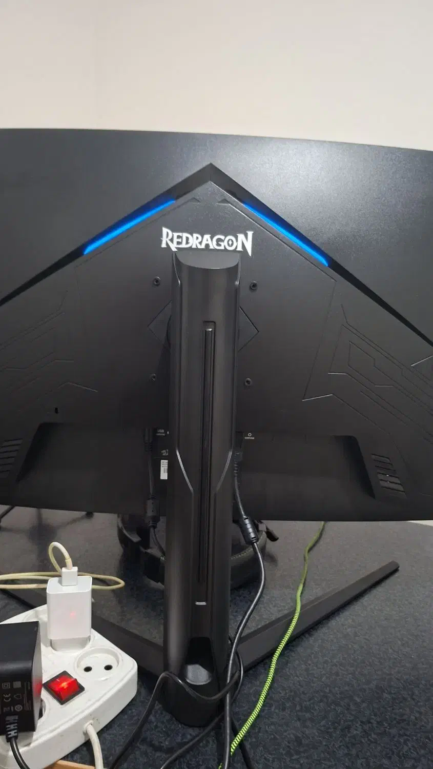 مانیتور 180 redragon GMQ3212RVC Curved 32|قطعات و لوازم جانبی رایانه|شهریار, شهرک وائین|دیوار