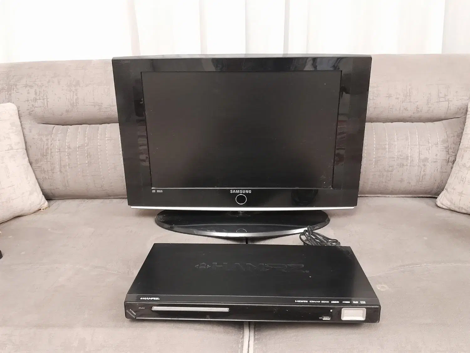 تلویزیون ۲۲ و دی‌وی‌دی پلیر|تلویزیون و پروژکتور|اصفهان, ملک‌شهر|دیوار