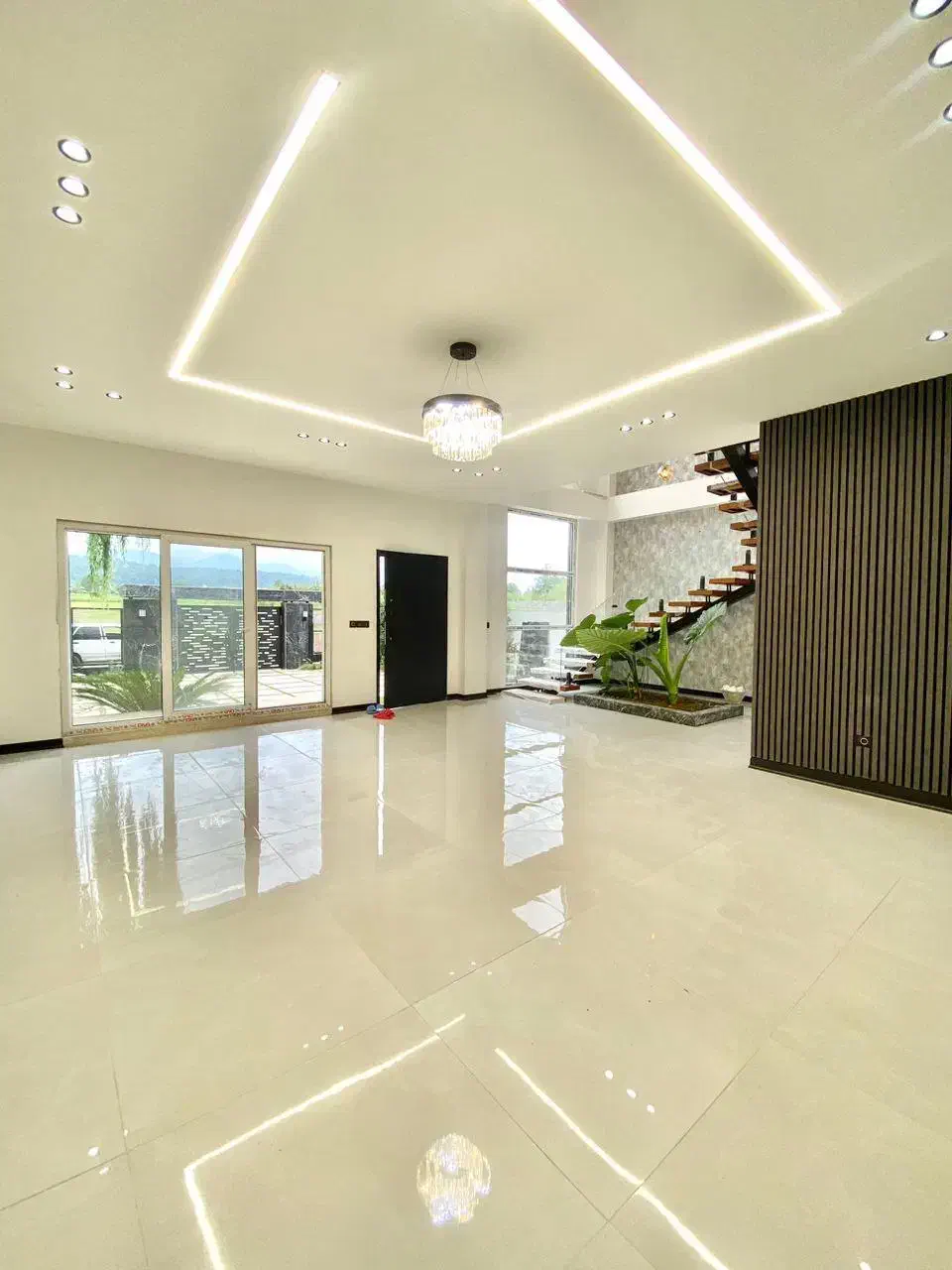 ویلا 300 متری با استخرداخلی/ سندتکبرگ/ شهرکی|فروش خانه و ویلا|رامسر, |دیوار