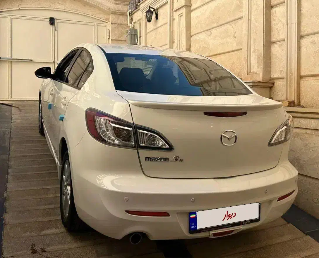 مزدا 3 مدل 1396 سفید|خودرو سواری و وانت|اراک, |دیوار
