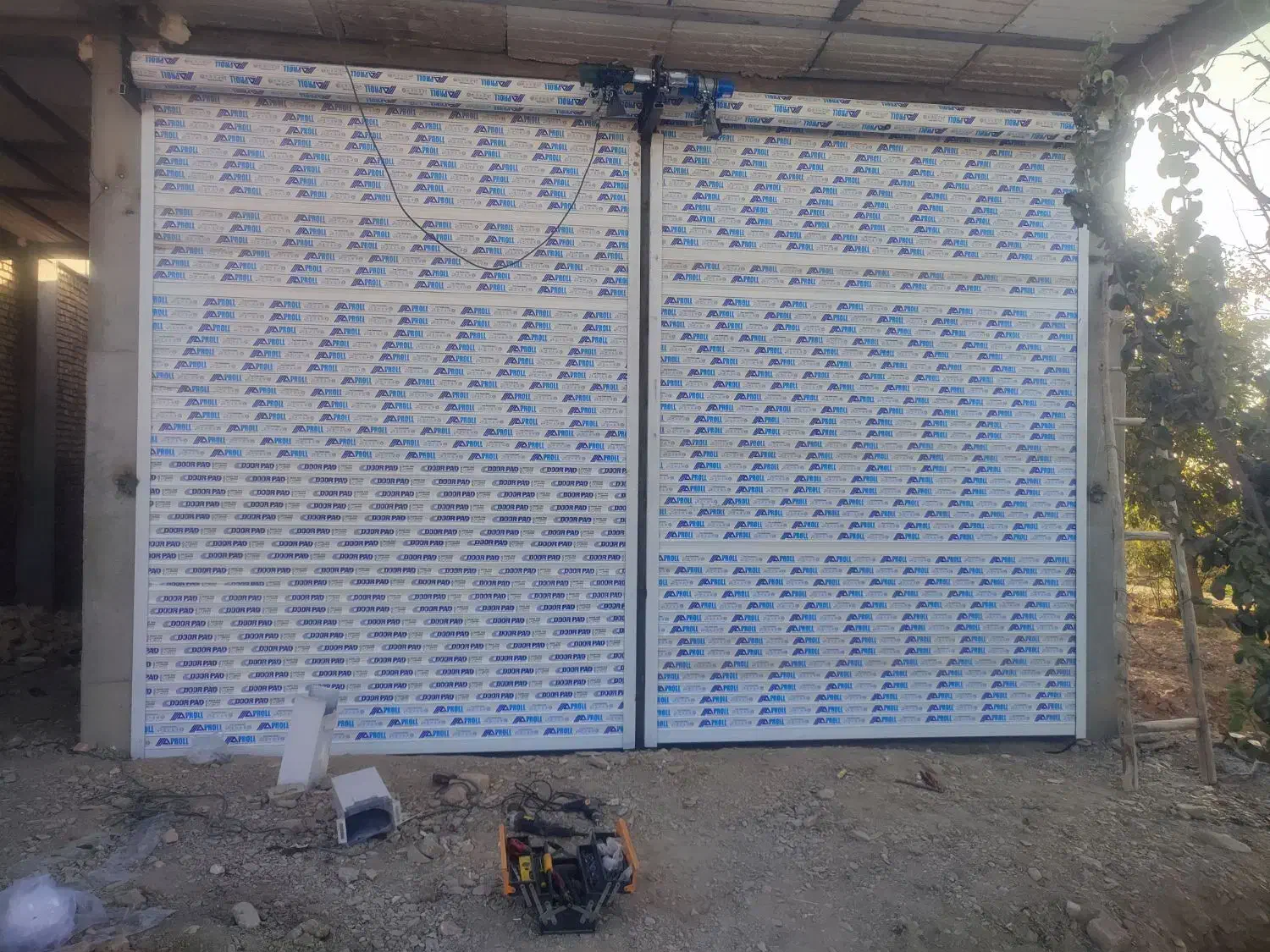 نصب کرکره و شیشه سکوریت و دوجداره|خدمات پیشه و مهارت|زبرخان, |دیوار