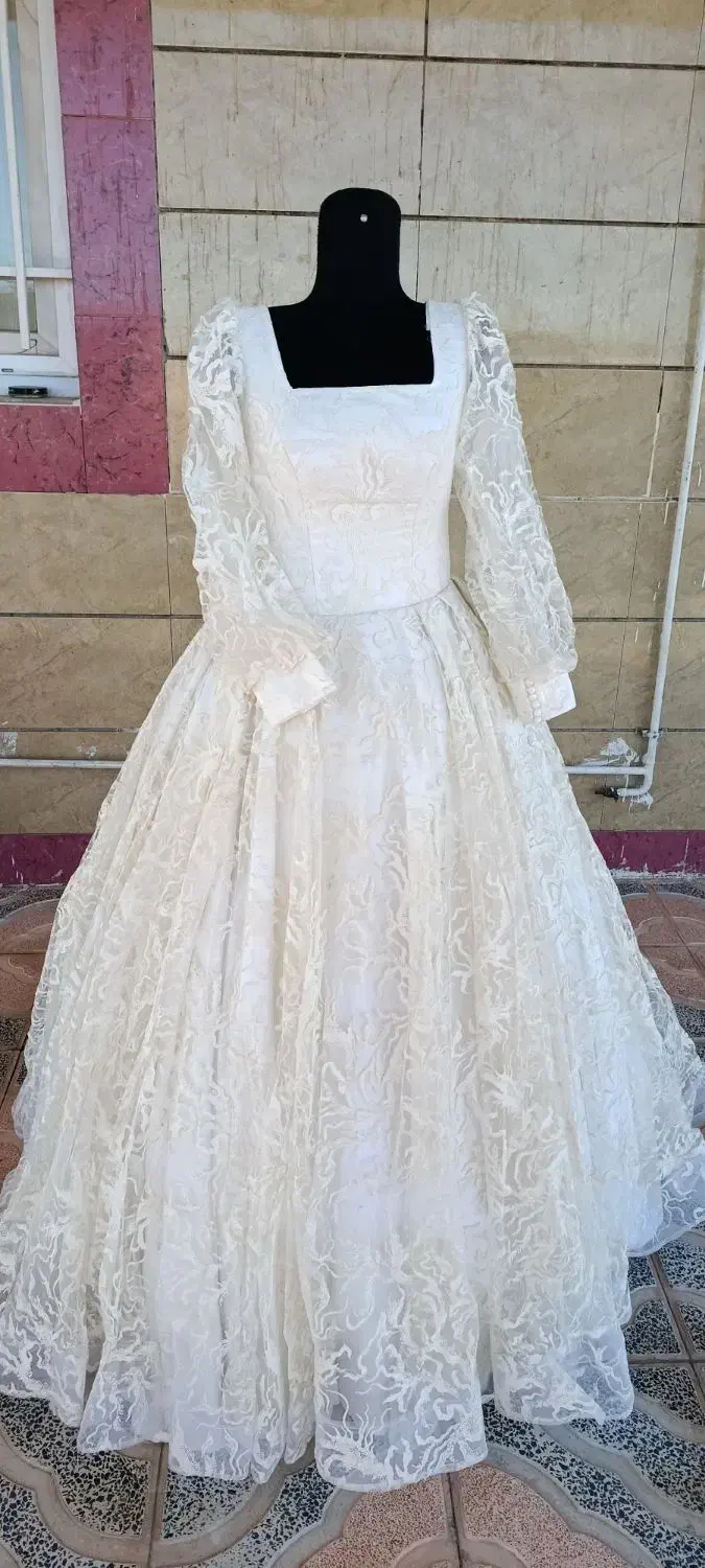 لباس عروس|لباس|داراب, |دیوار