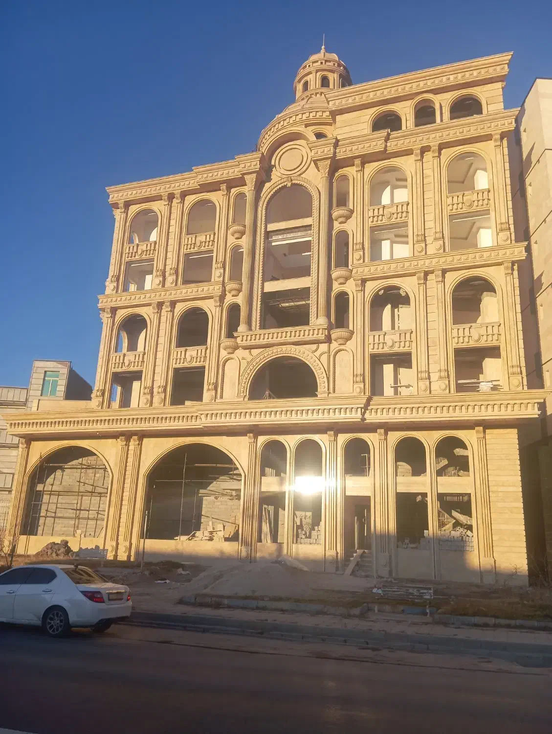 نیازمندکارگرماهرونیمه ماهروساده نیازمندم|استخدام معماری، عمران و ساختمانی|خوی, |دیوار