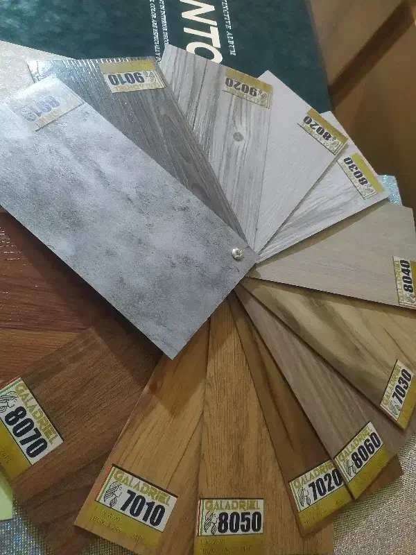 نقد و اقساط کاغذ دیواری، کفپوش ، پوستر دیواری|خدمات پیشه و مهارت|خرمآباد, |دیوار