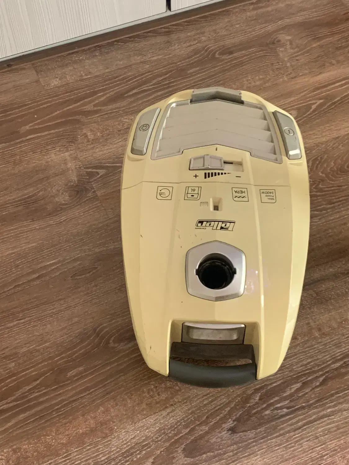 جارو برقی فلر، ۲عدد صندلی کودک،بشقاب و پیش دستی|جاروبرقی، جارو شارژی، بخارشو|کیش, |دیوار