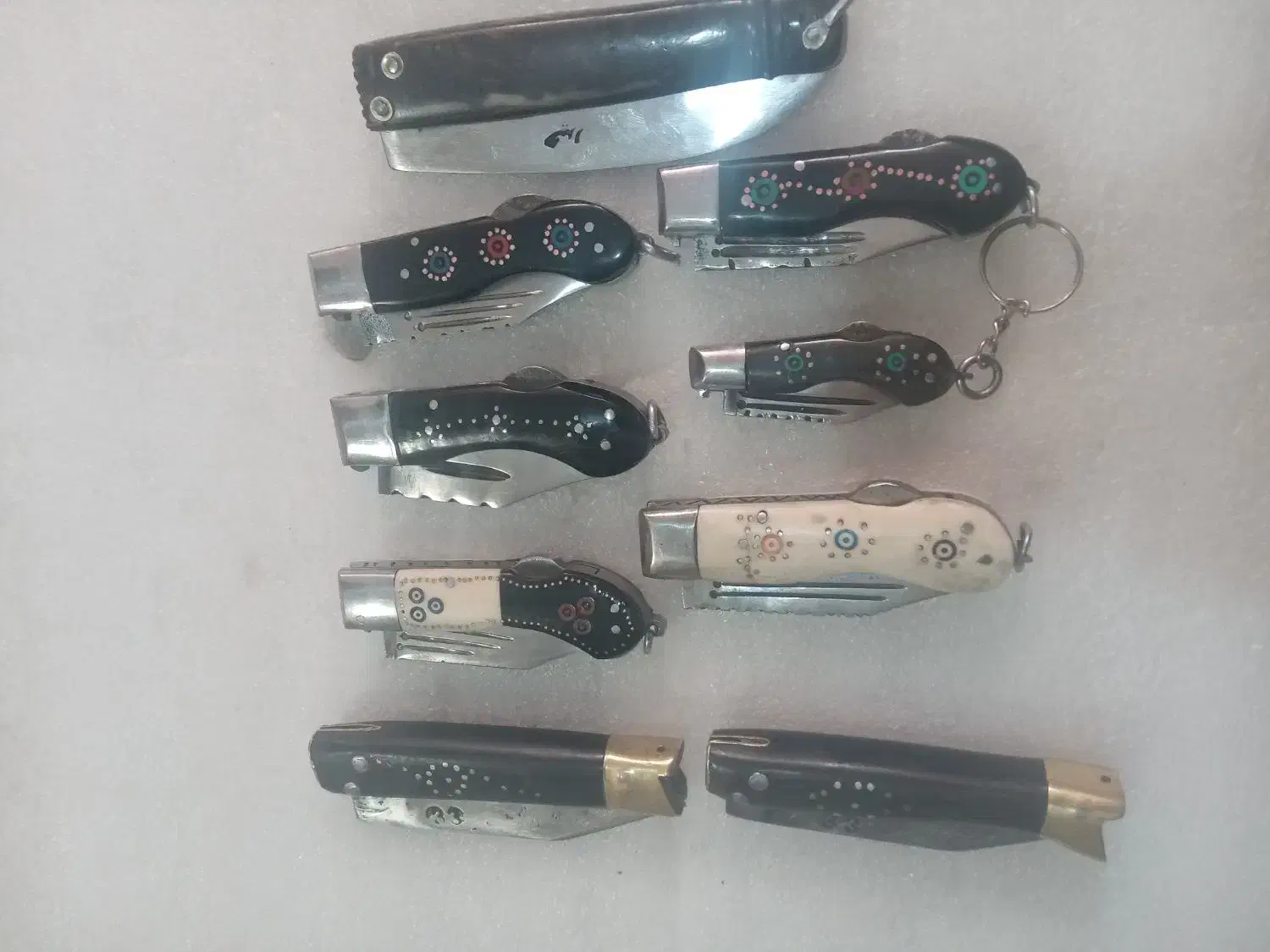 چاقو فروشی|کلکسیون اشیاء عتیقه|تکاب, |دیوار