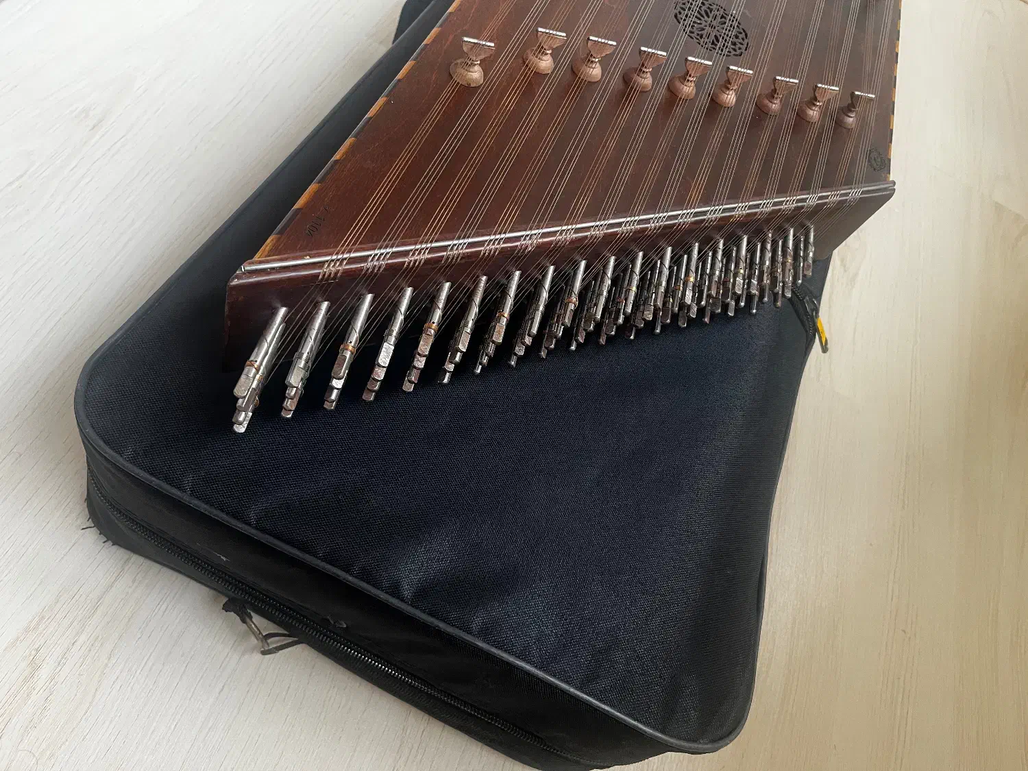 سنتور|سازهای سنتی|رشت, شالکو|دیوار