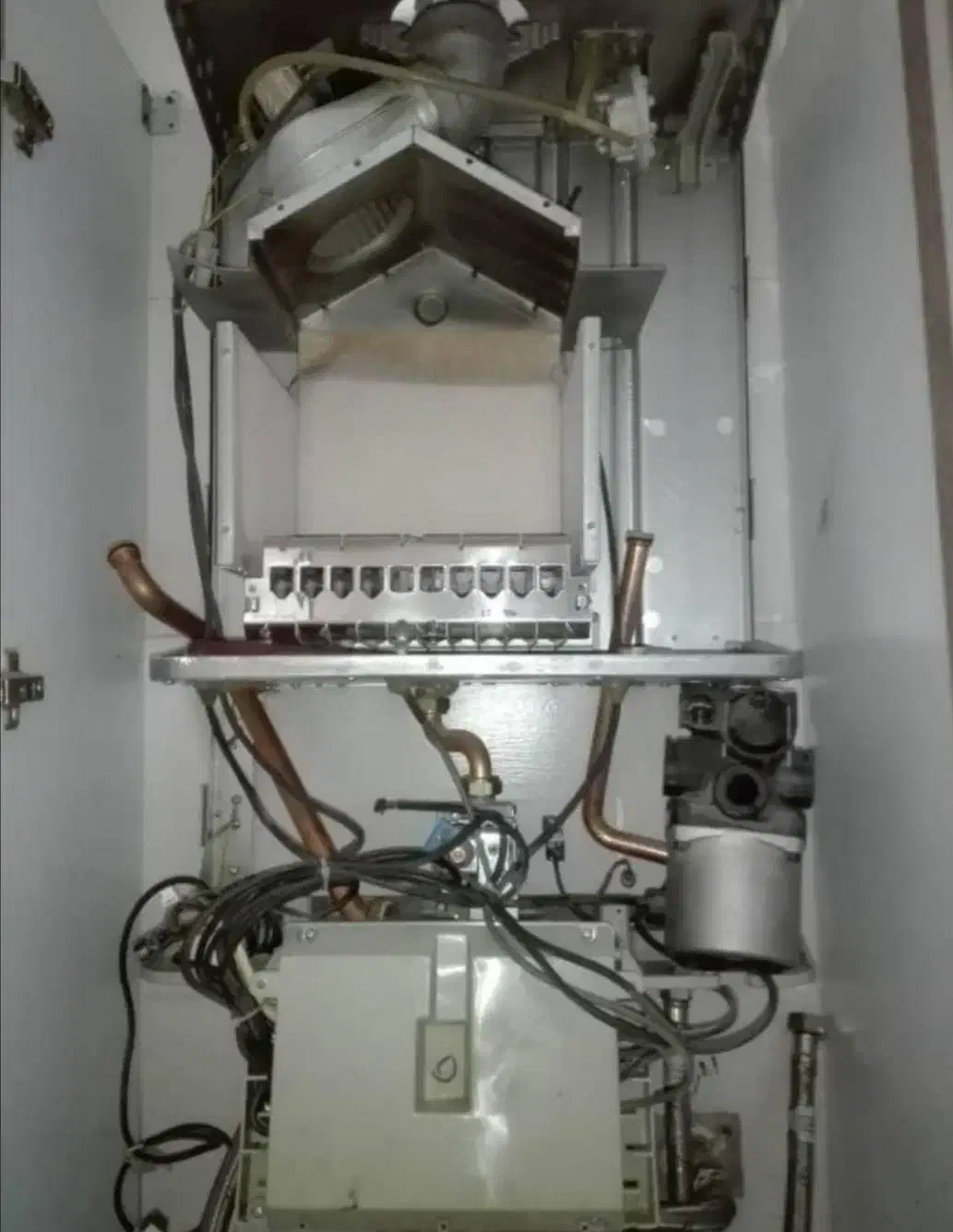 ابگرمکن و پکیج|آبگرمکن، پکیج، شوفاژ|الشتر, |دیوار