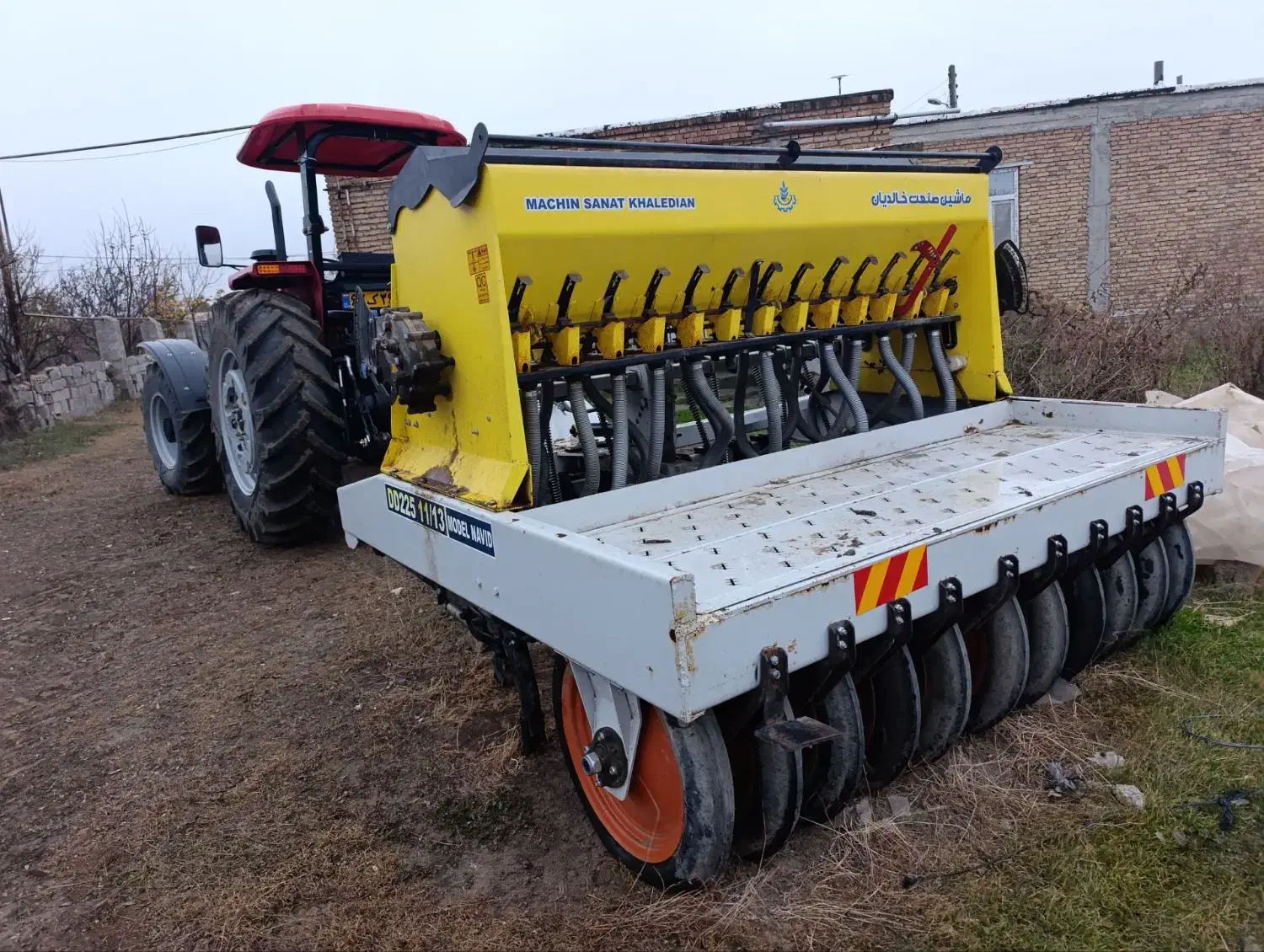 دوتا ردیف کار خیلی تمیز.هر دو اماده کاشت.|ماشینآلات صنعتی|قشلاق دشت, |دیوار