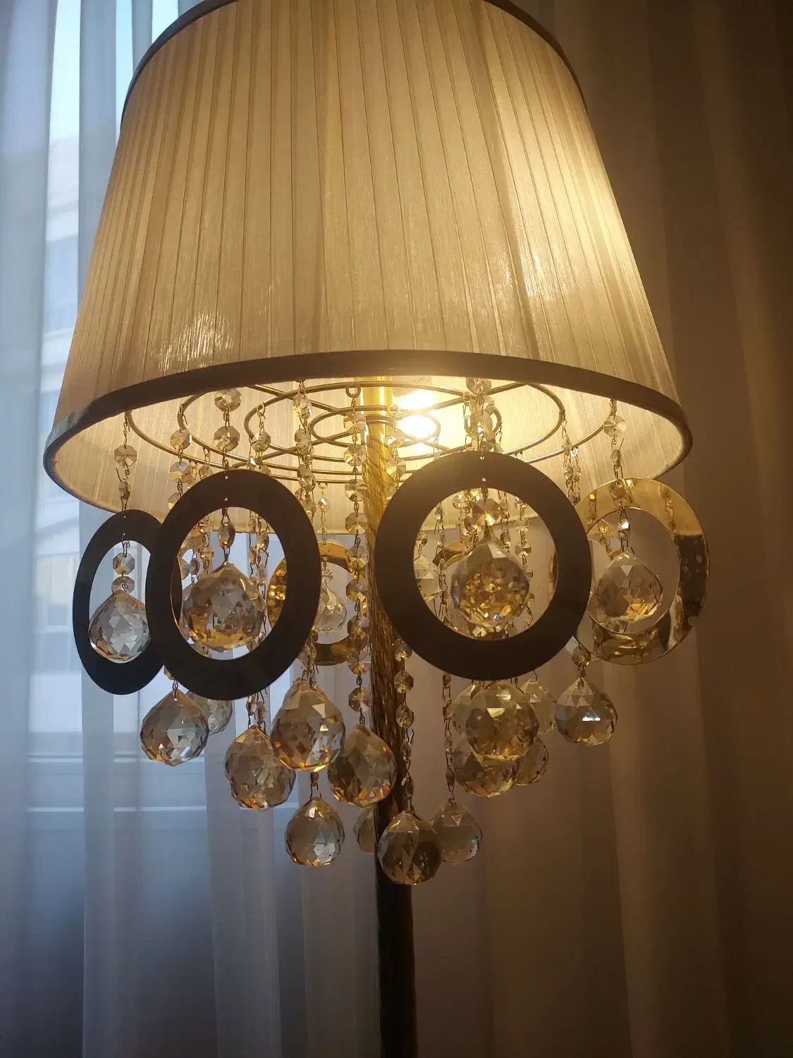 آباژور ایستاده طلایی  سنگین|چراغ خواب و آباژور|مشهد, زمانه|دیوار