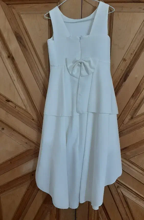 پیراهن مجلسی|لباس|رشت, حومه رشت|دیوار