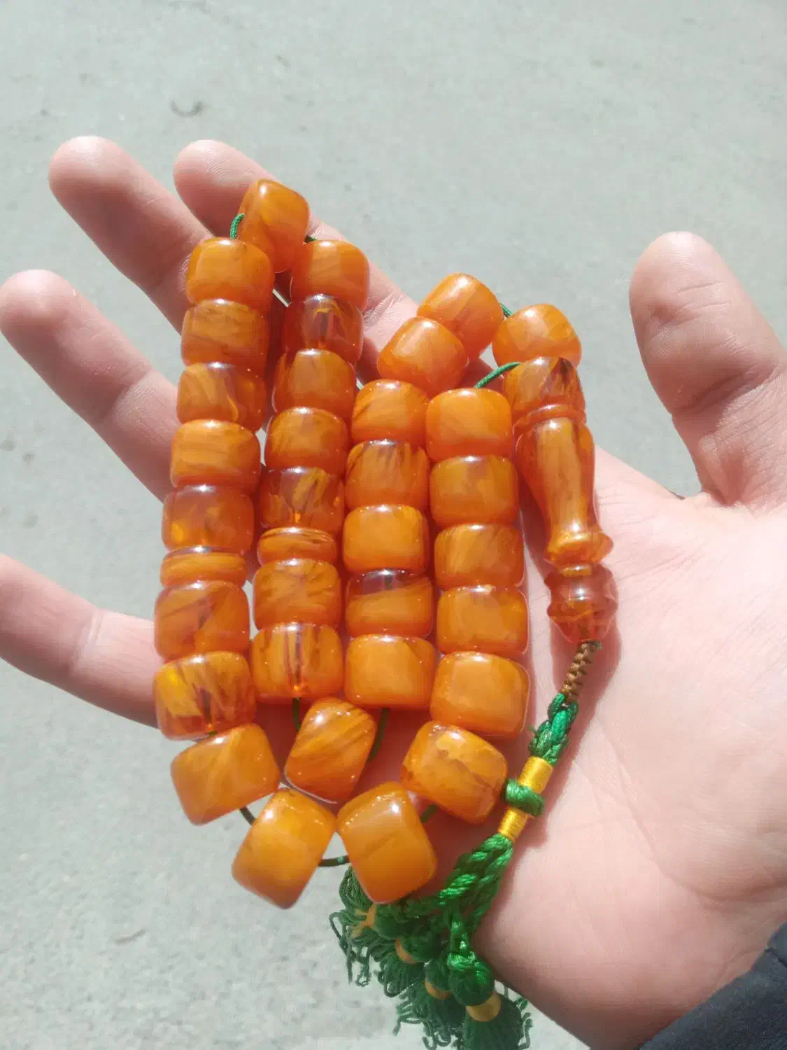 تسبیح کهربا|کلکسیون اشیاء عتیقه|نهاوند, |دیوار