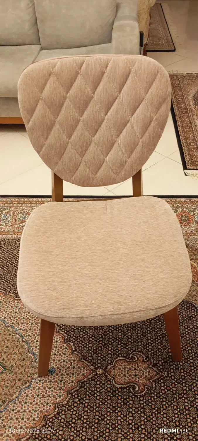 دو عدد صندلی چوبی با روکش پارچه|میز و صندلی غذاخوری|تهران, جوانمردان (اندیشه)|دیوار