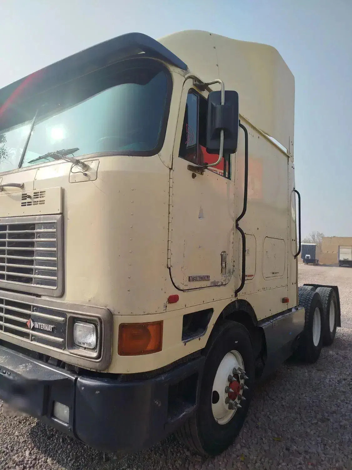 اینترناش مدل 68|خودرو سنگین|نوشین شهر, |دیوار