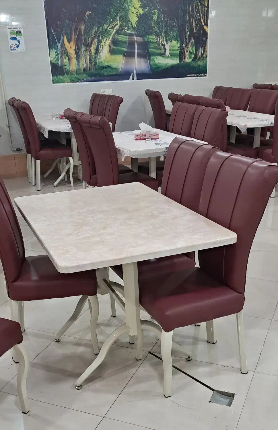 میز و صندلی|کافی‌شاپ و رستوران|صحنه, |دیوار