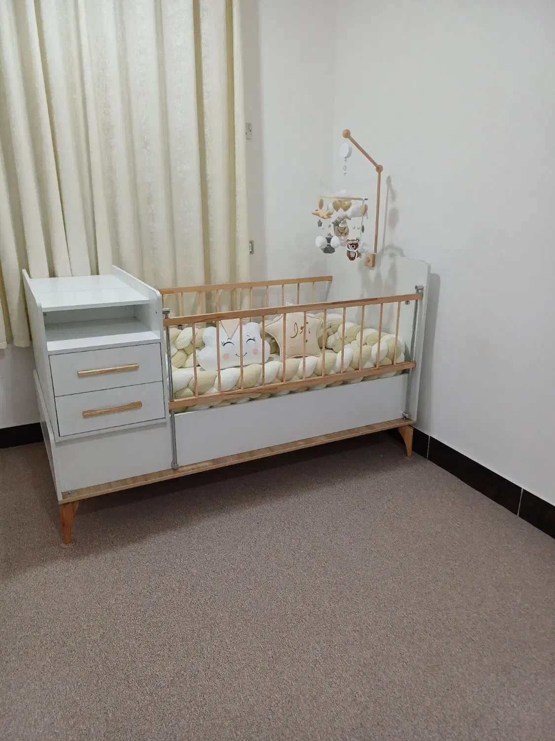 نصاب انواع تخت های نوزادی ،تک ،دو نفره و اداری|تخت و سرویس خواب|بهبهان, |دیوار