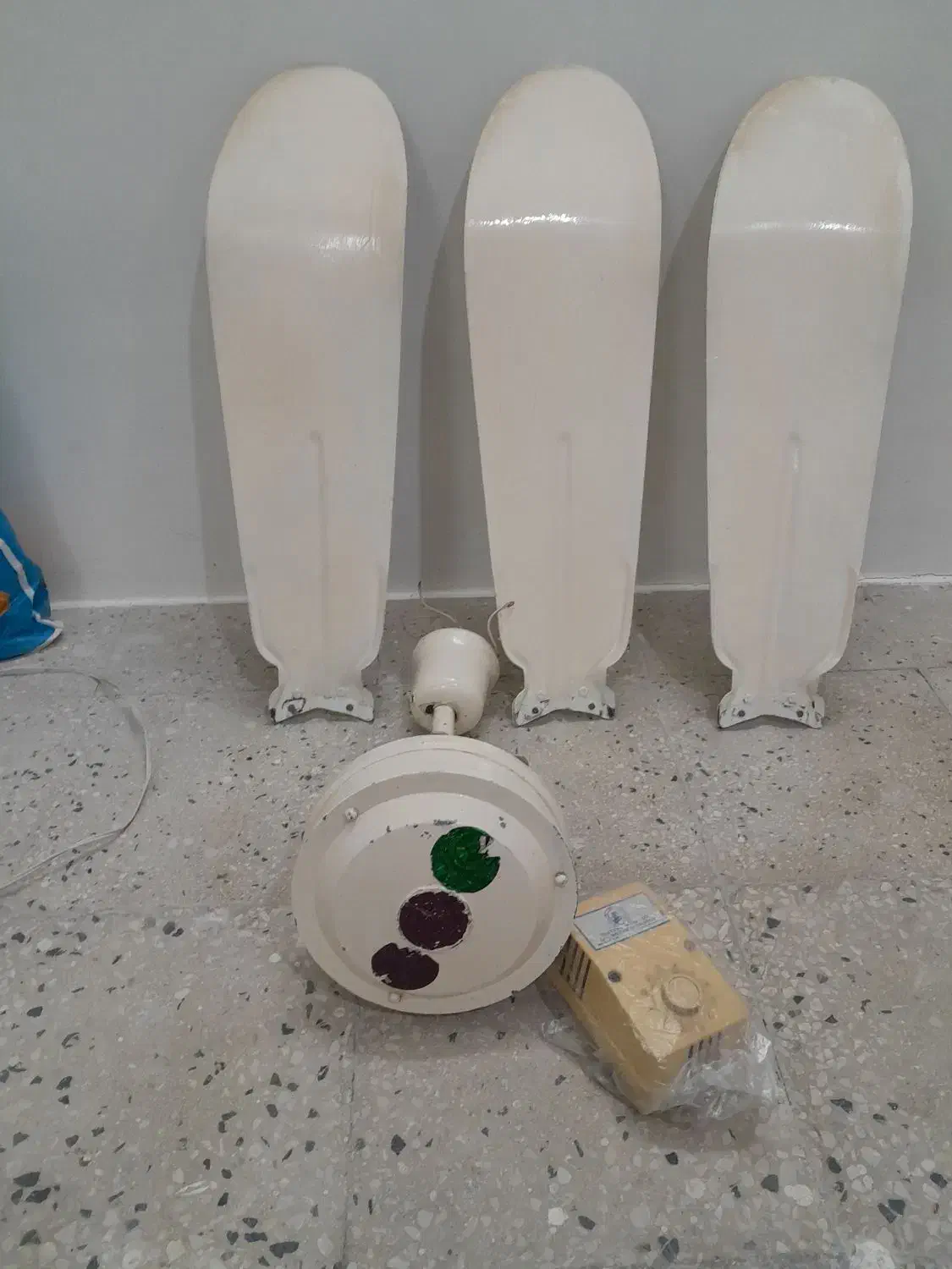 پنکه سقفی آلمانی|پنکه و تصفیهکنندهٔ هوا|بروجرد, |دیوار