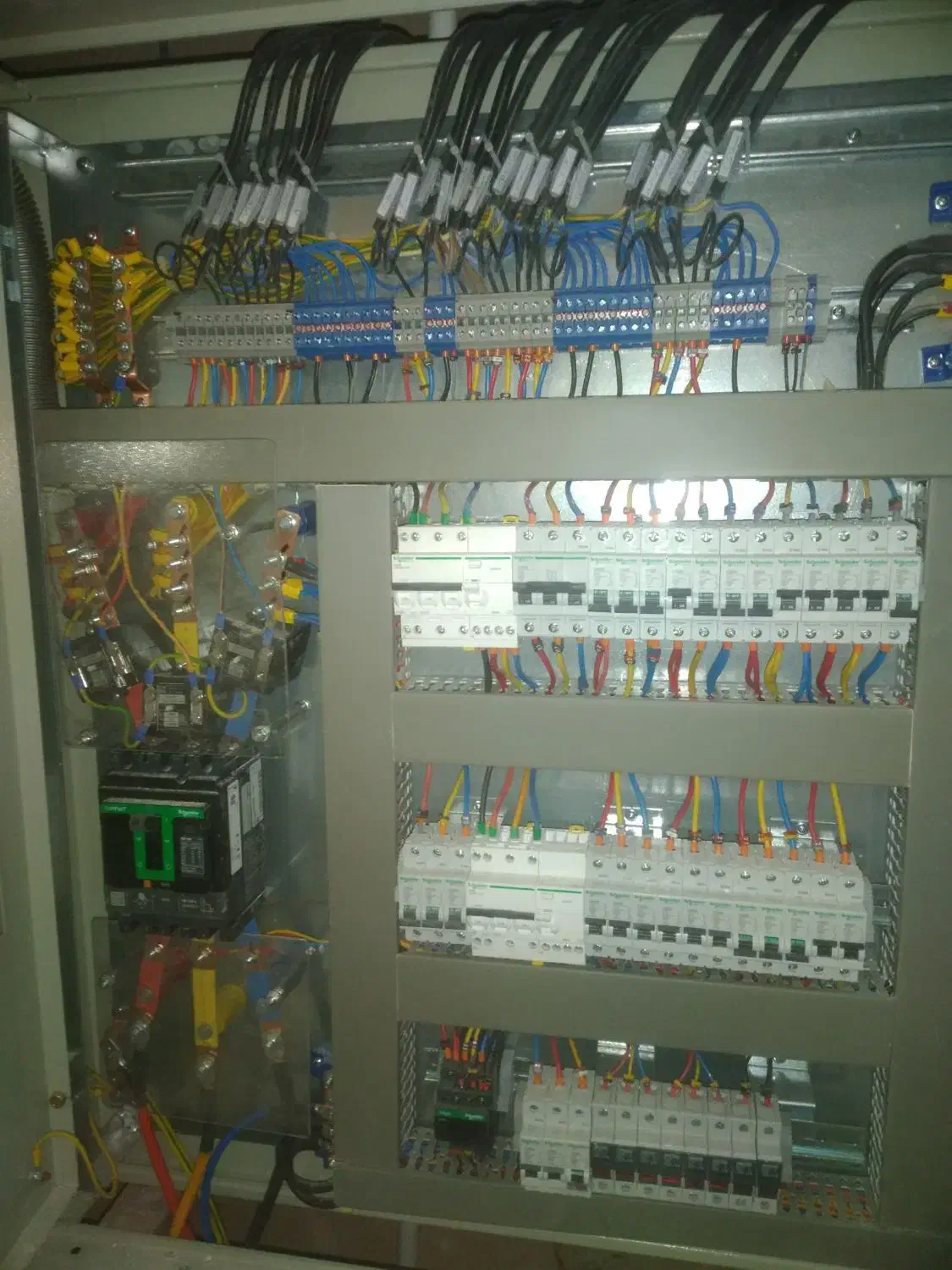 نیروی نیمه ماهر و ساده برقکار و شبکه کار|استخدام صنعتی، فنی، مهندسی|تهران, شهرک غرب|دیوار