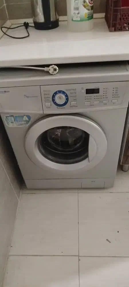 لباسشویی|ماشین لباسشویی و خشککن لباس|چاه مبارک, |دیوار