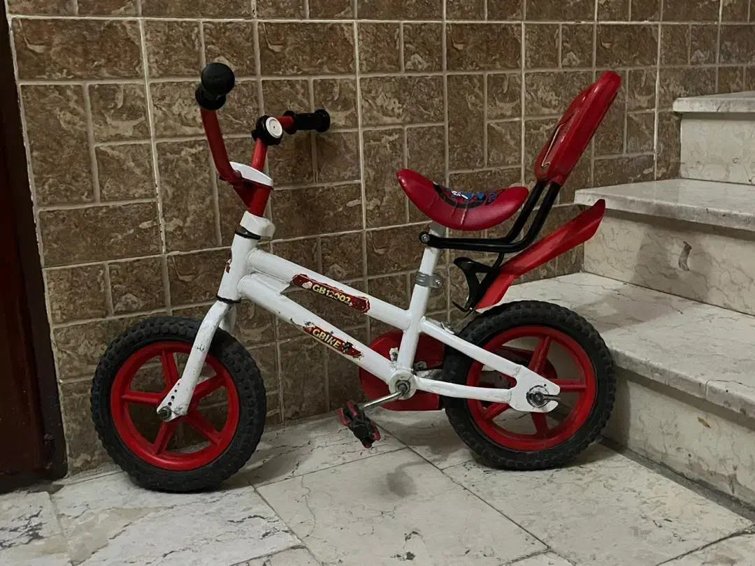 دوچرخه سایز۱۲درحدنووسالم|دوچرخه، اسکیت، اسکوتر|شهریار, شهرک وائین|دیوار