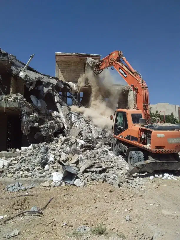 تخریب وخاکبرداری ساختمان|خدمات پیشه و مهارت|اصفهان, خلیل آباد|دیوار