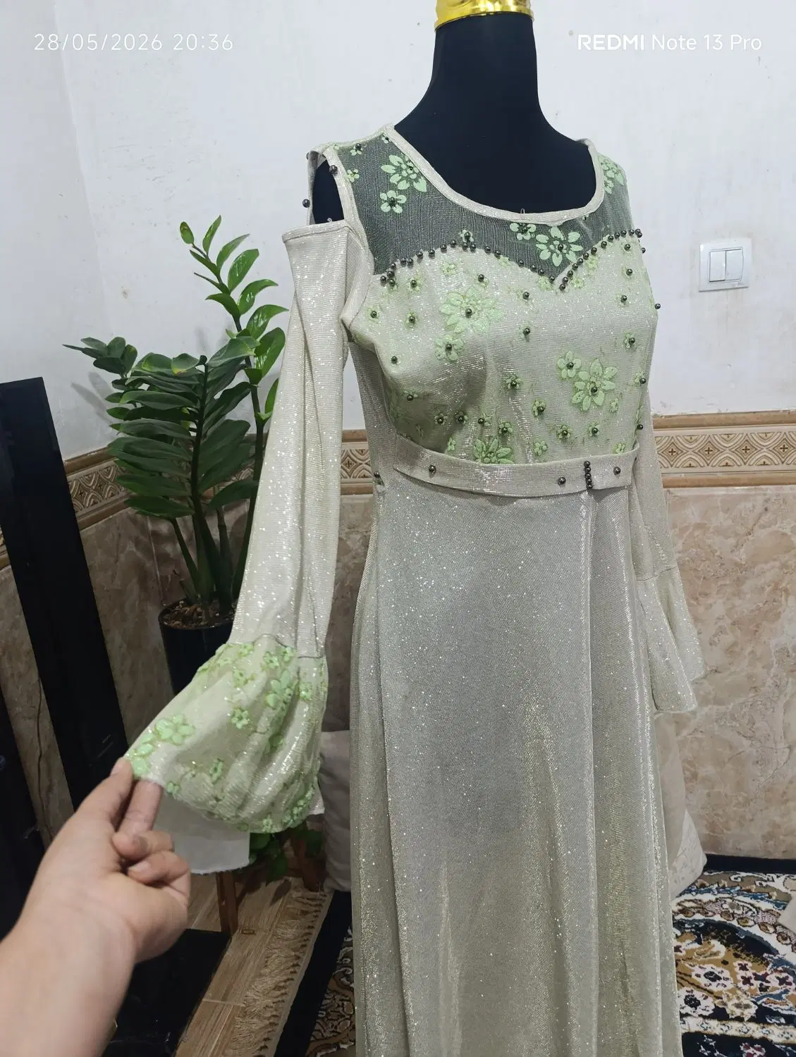 لباس|لباس|چغادک, |دیوار