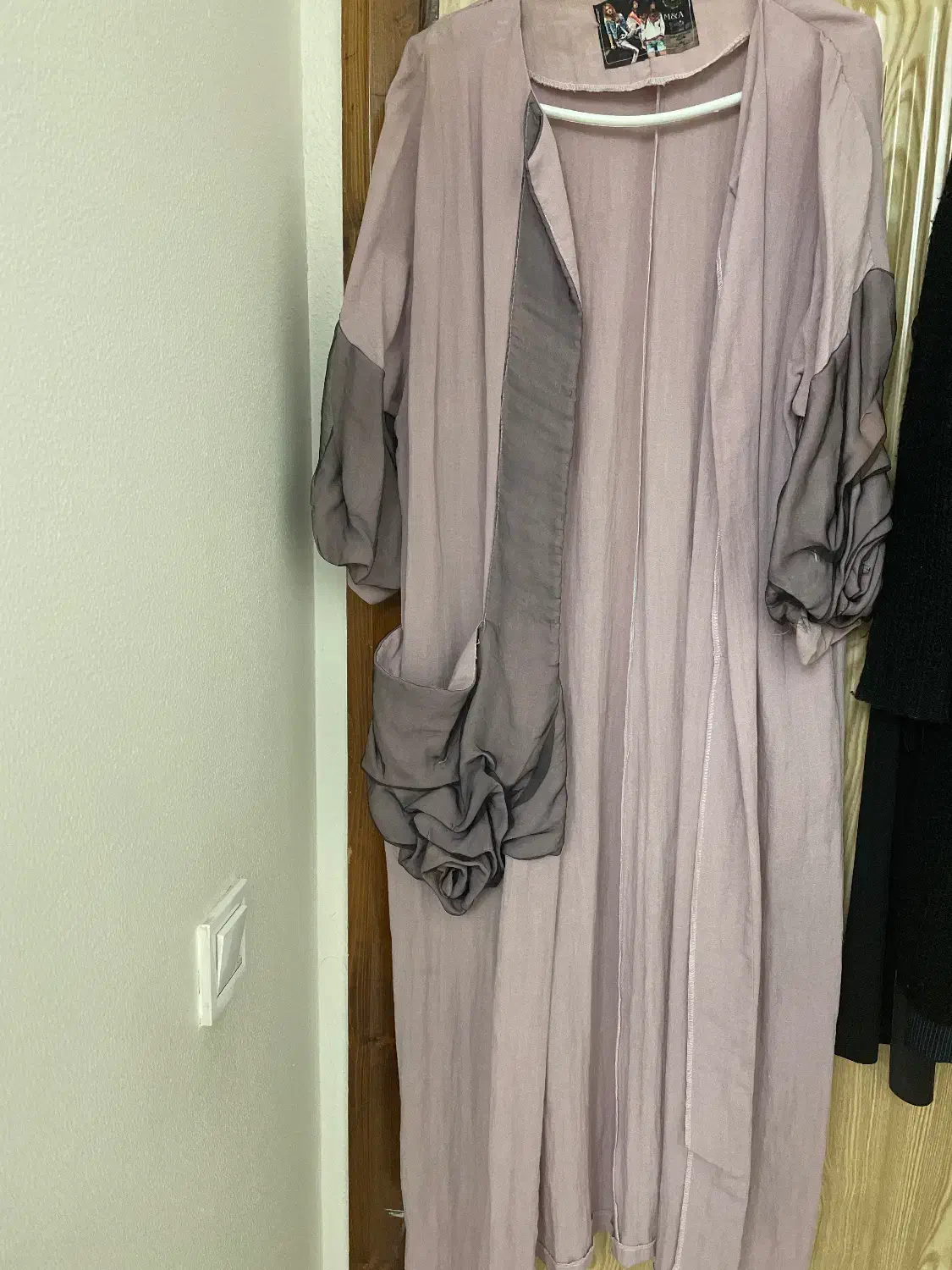 انواع مانتو زنانه سالم و تمیز  ۲۰۰ تومان مقطوع|لباس|کیش, |دیوار