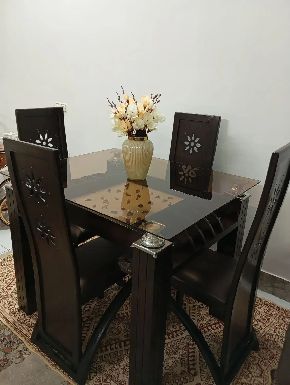 میزناهارخوری۴نفره،شیک وتمیز|میز و صندلی غذاخوری|مشهد, ایثارگران|دیوار