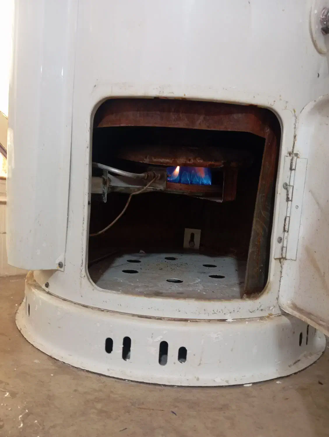 آب گرمکن مغزن دار بزرگ|آبگرمکن، پکیج، شوفاژ|فارسان, |دیوار