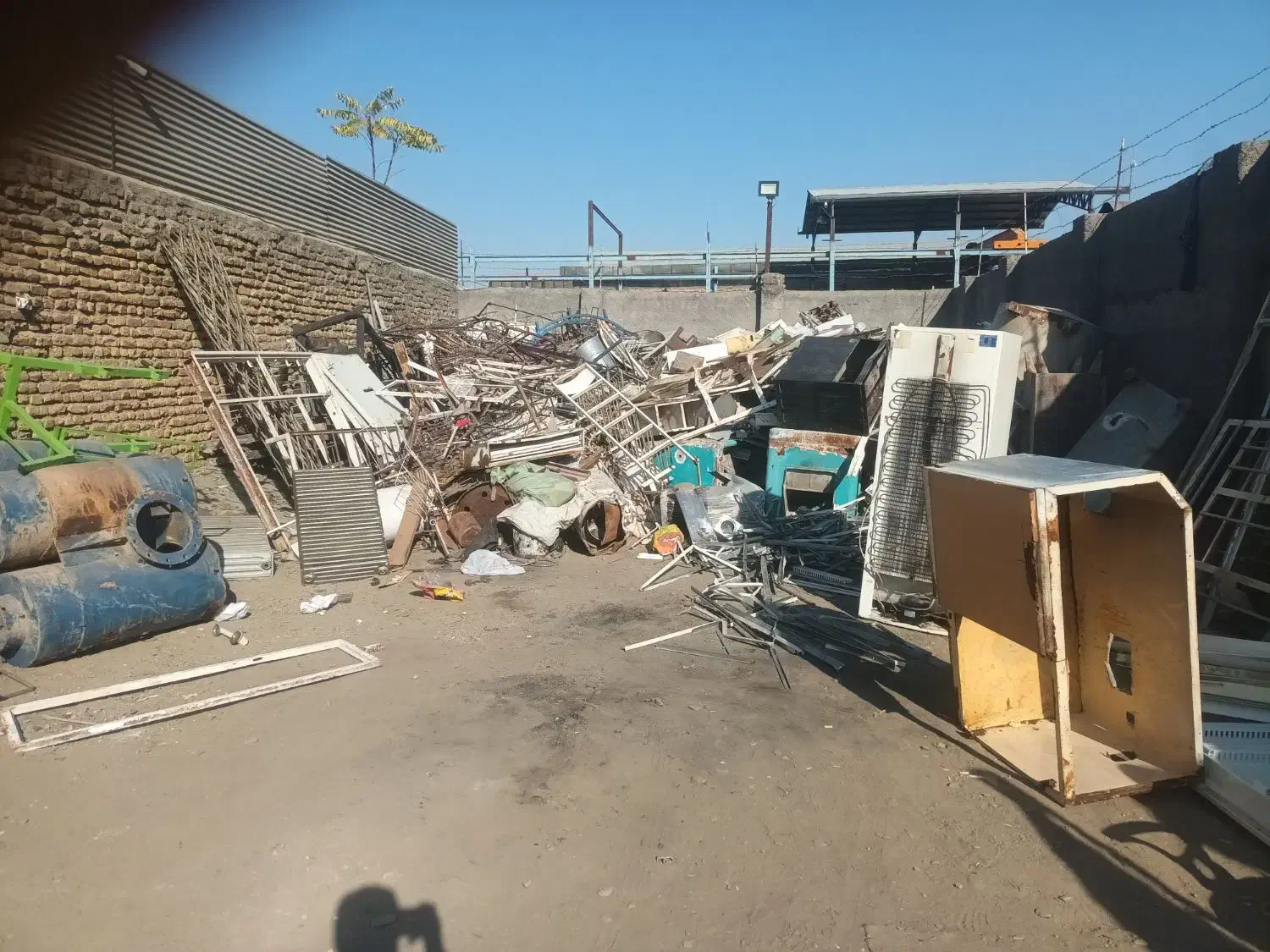 خرید فروش ضایعات آهن درب پنجره کابینت شوفاژ مس|عمده‌فروشی|مشهد, شهید بهشتی|دیوار