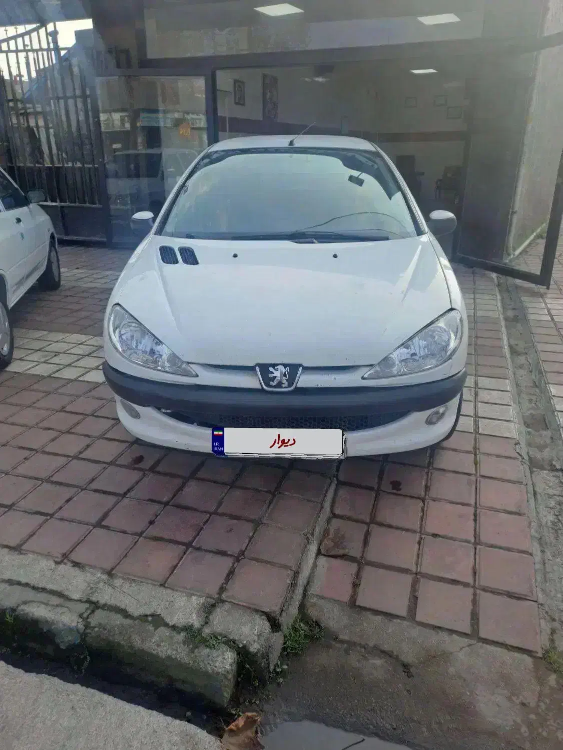 206مدل89تیپ۲ ABSدوررنگ کف سینی عقب جزی خوردگی دارد|خودرو سواری و وانت|خشکبیجار, |دیوار