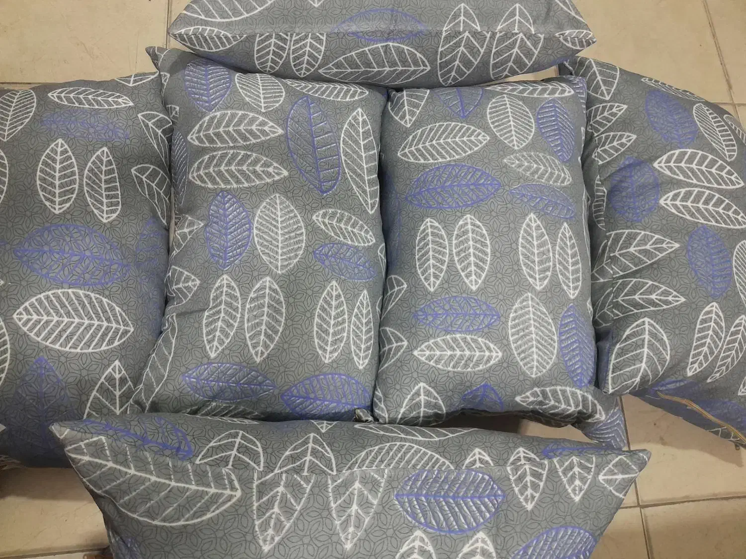 بالیشت پر شده|رختخواب، بالش، پتو|گنبد کاووس, |دیوار