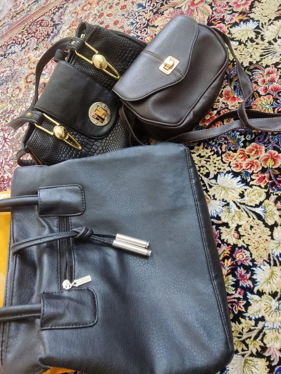 کیف های زنانه جادار وتمیز|کیف، کفش، کمربند|قم, منبع آب|دیوار