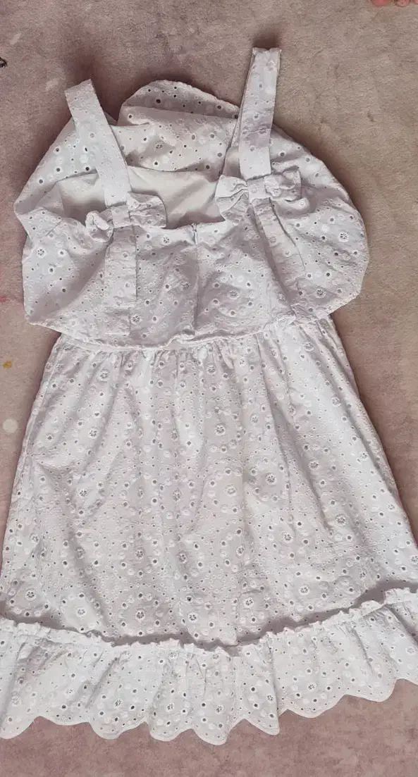 لباس مجلسی دخترانه|لباس|اندیشه, اندیشه فاز ۴|دیوار