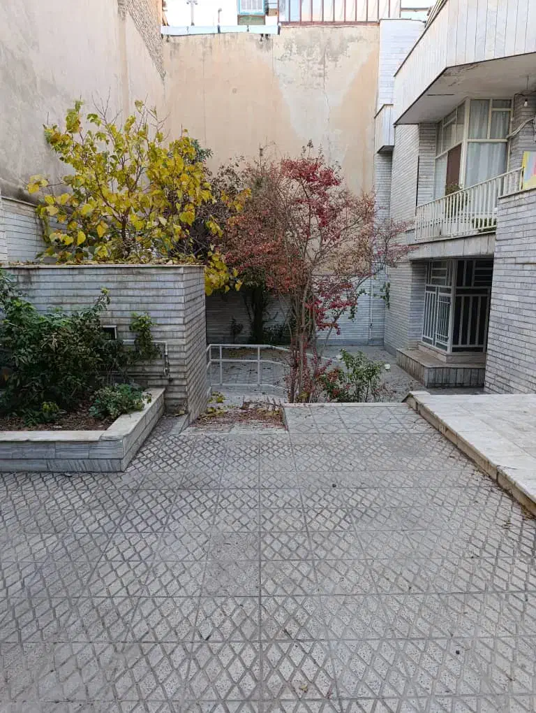 اجاره دفتر و مطب در خیابان شهدادربست|اجارهٔ دفتر کار، اتاق اداری، مطب|بروجرد, |دیوار