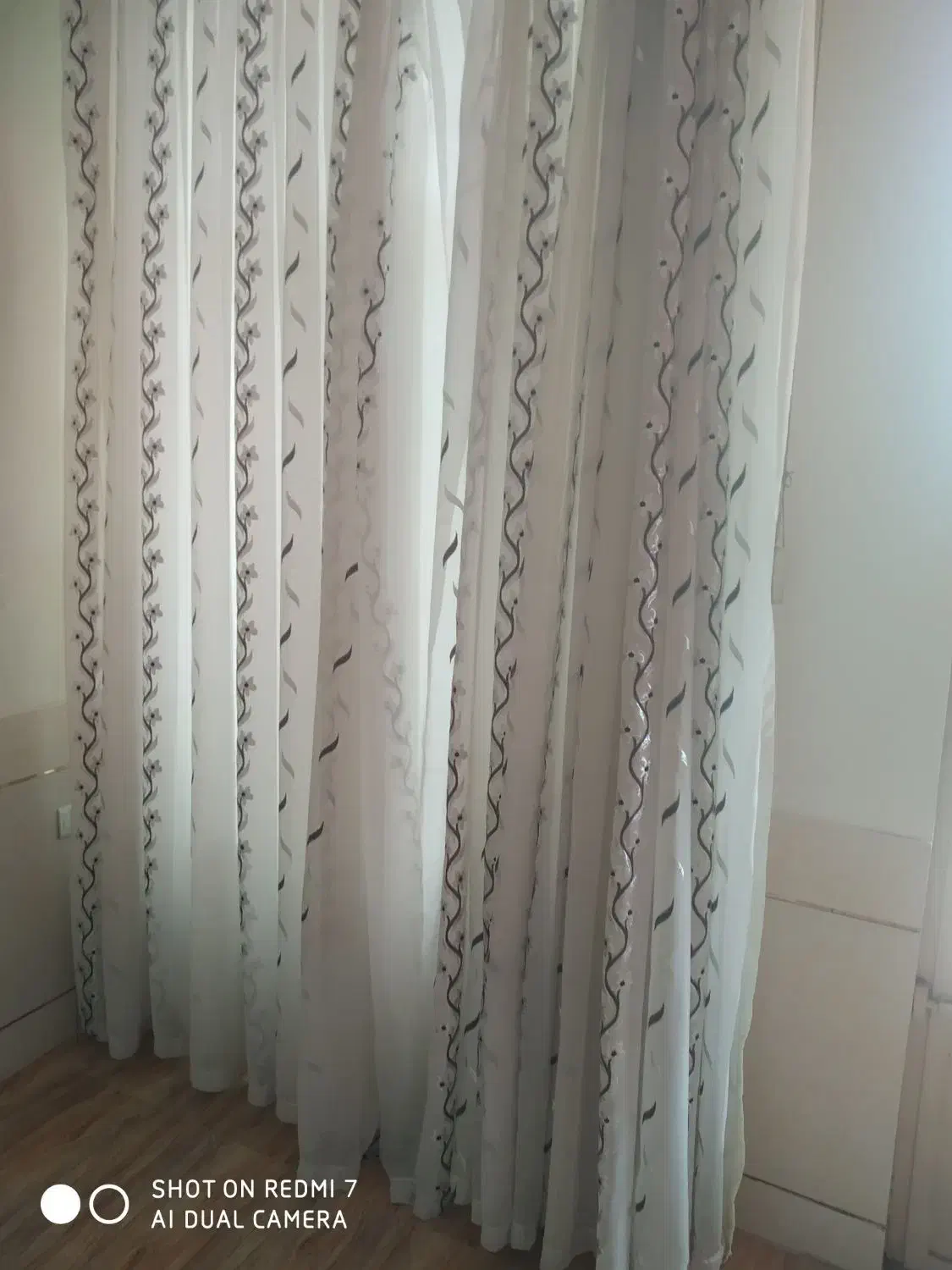 پرده|پرده، رانر، رومیزی|برخوار, |دیوار