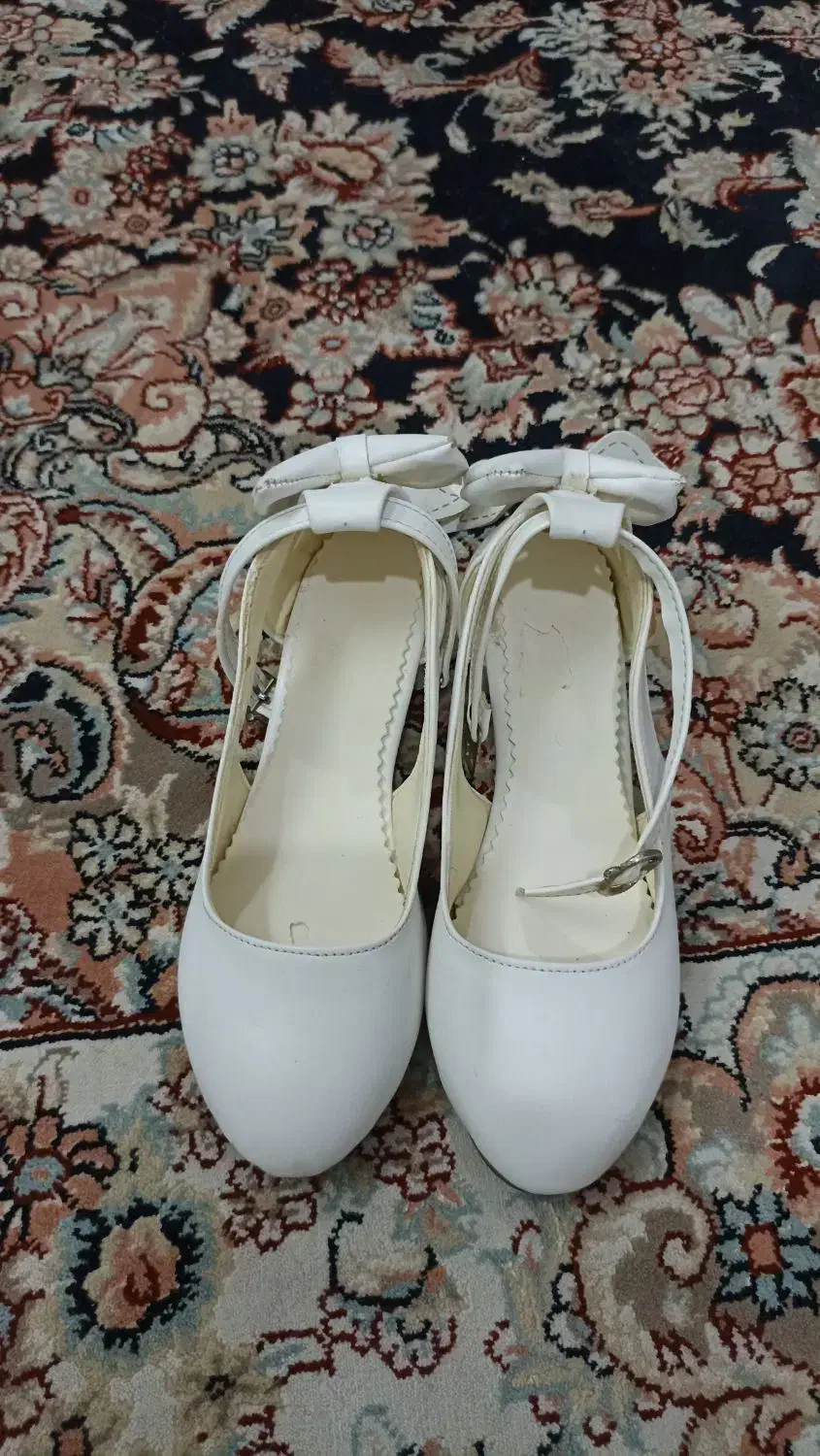 کفش مجلسی بسیار نو تمیز در حد نو|کفش و لباس بچه|قائم‌شهر, |دیوار