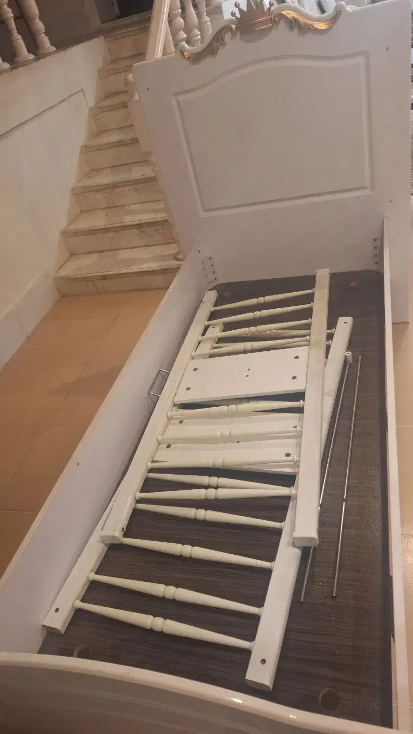 حراج تعدادی از وسایل منزل|تخت و سرویس خواب|سیرجان, |دیوار