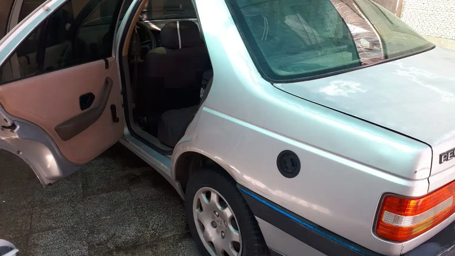 پژو ۴۰۵ نقره ای دو گانه کارخانه|خودرو سواری و وانت|خمینیشهر, |دیوار