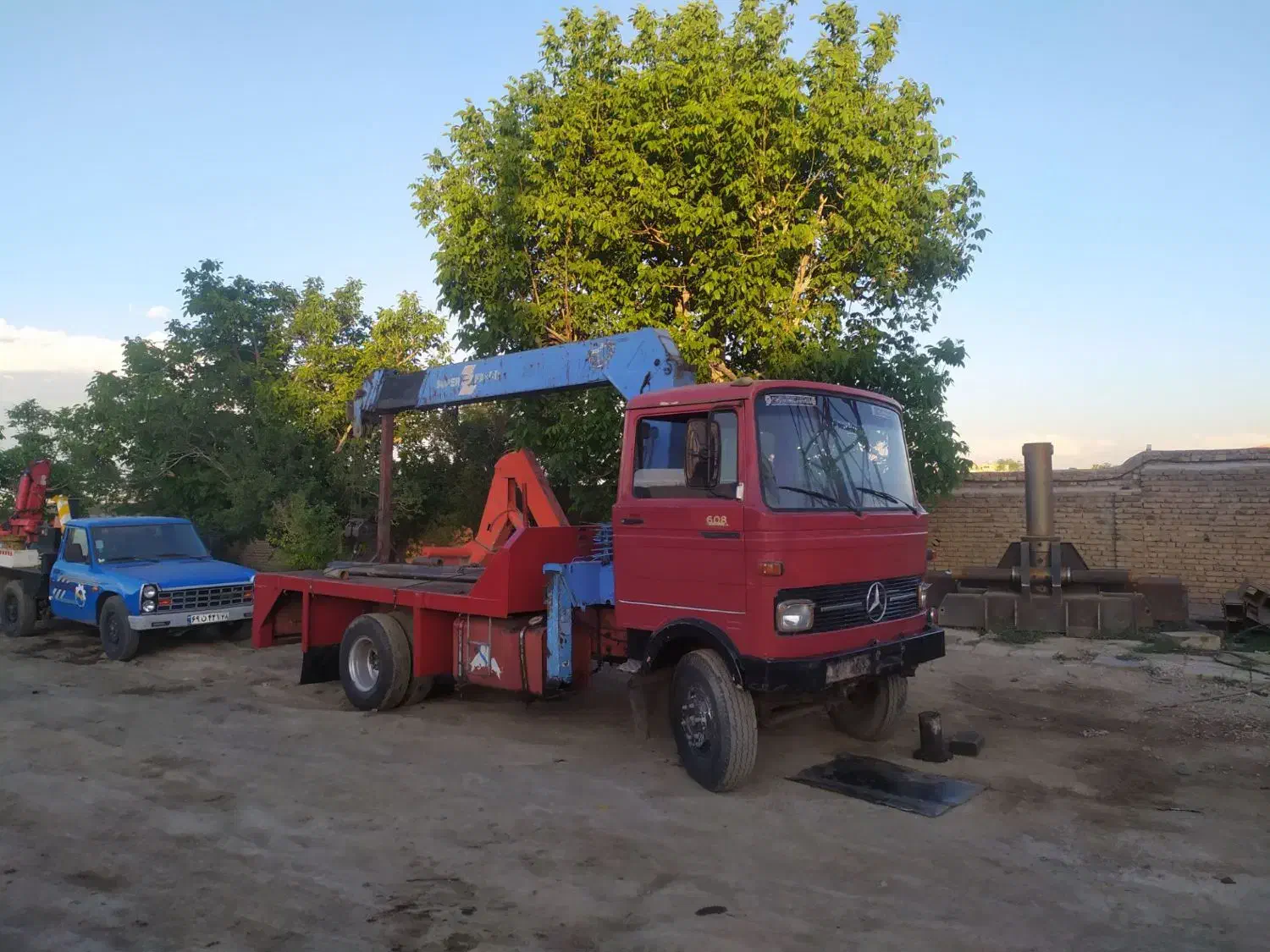 جرثقیل خاور ارتفاع 17 متر جرثقیل هفت تن 32 متر|خدمات حمل و نقل|کرمانشاه, |دیوار