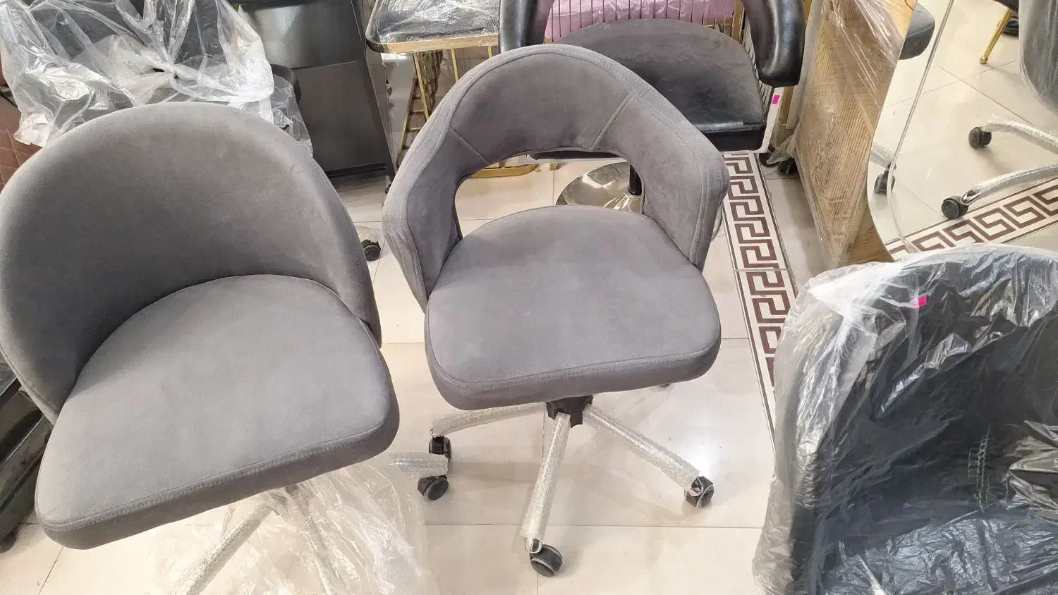 تجهیزات کامل آرایشگاه کوچک|آرایشگاه و سالنهای زیبایی|یزد, |دیوار