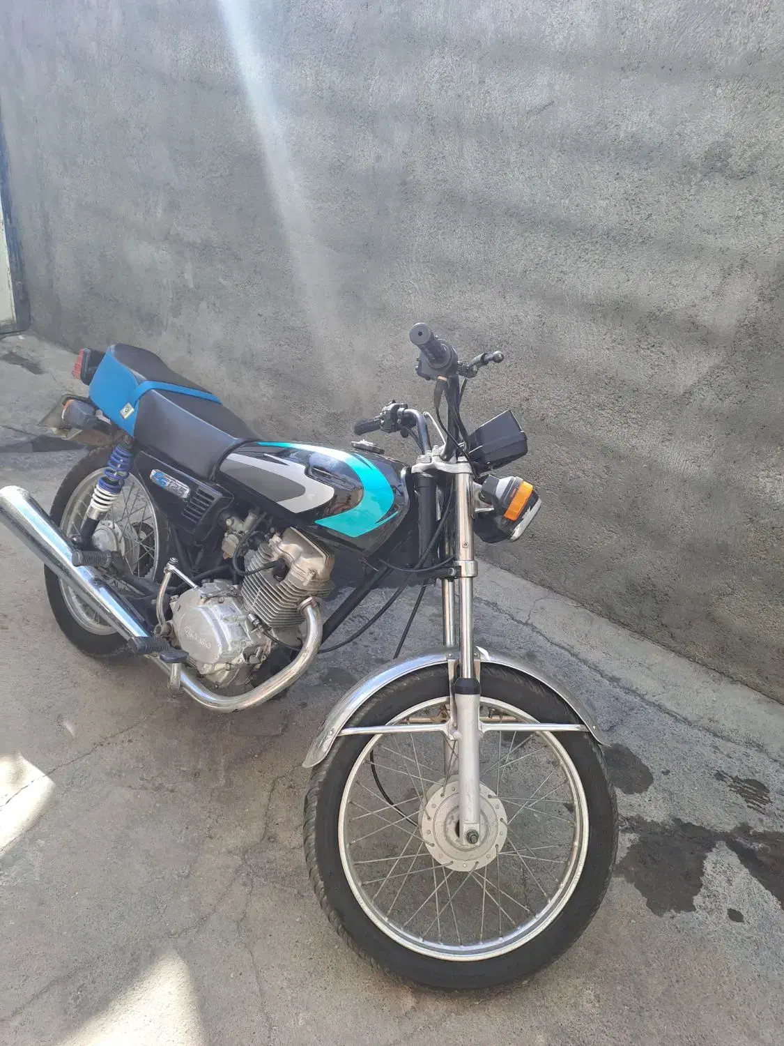 موتور تخت ۱۲۵ مدارک دار پلاک قدیم|موتورسیکلت|شاهین دژ, |دیوار