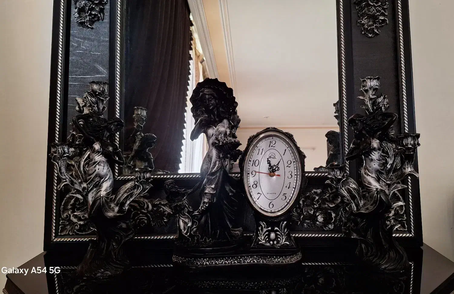 آیینه|آینه|اصفهان, گورتان|دیوار