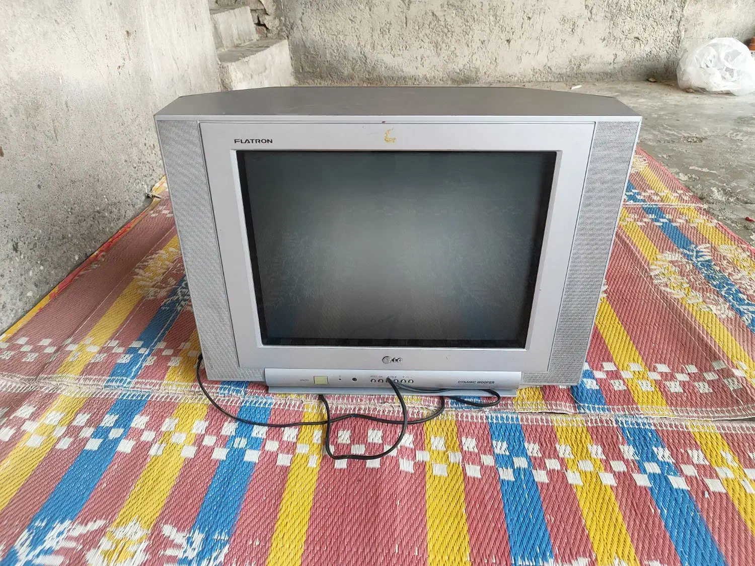 تعدادی وسیله برقی و ابزاری|تلویزیون و پروژکتور|میناب, |دیوار