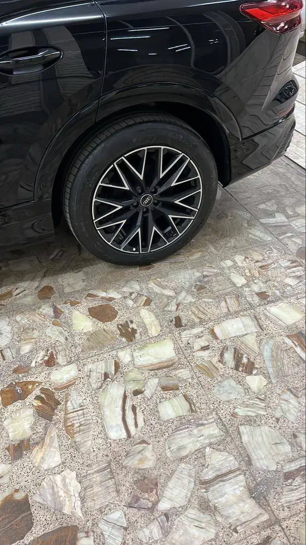 Audi (آئودی)  Q5E-Tron|خودرو سواری و وانت|اصفهان, شاهزاده ابراهیم|دیوار