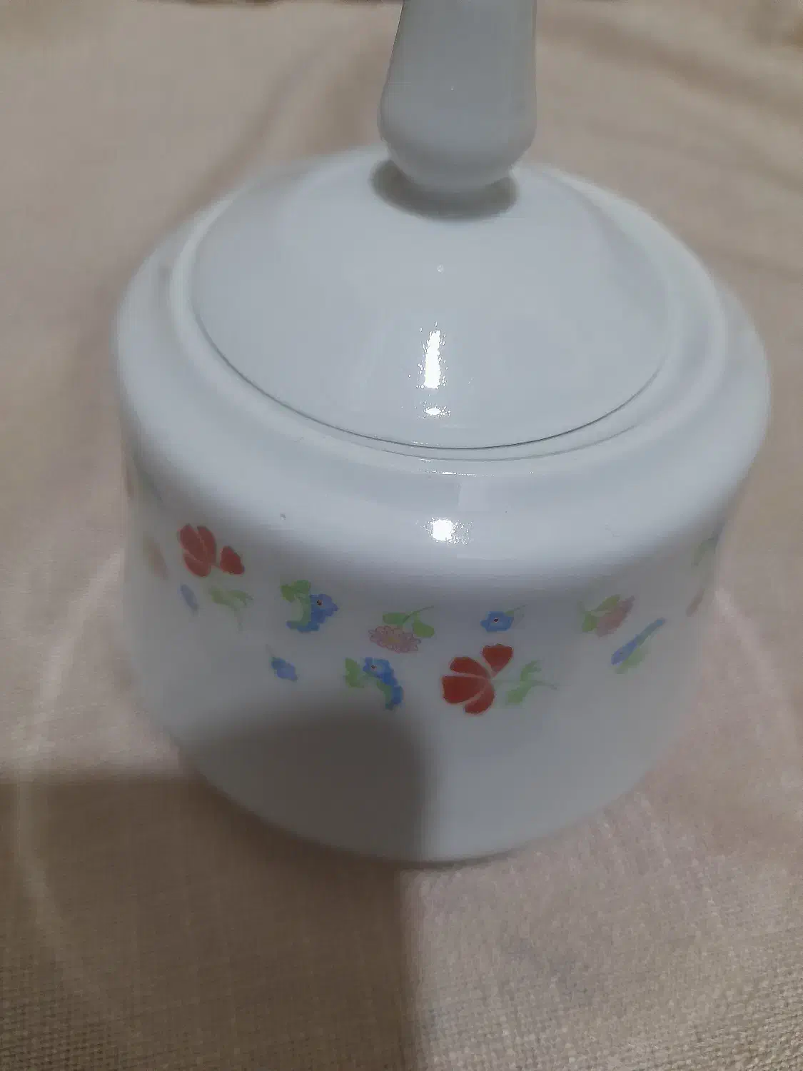 قندان وفنجان چینی نو|ظروف سرو و پذیرایی|کنگاور, |دیوار