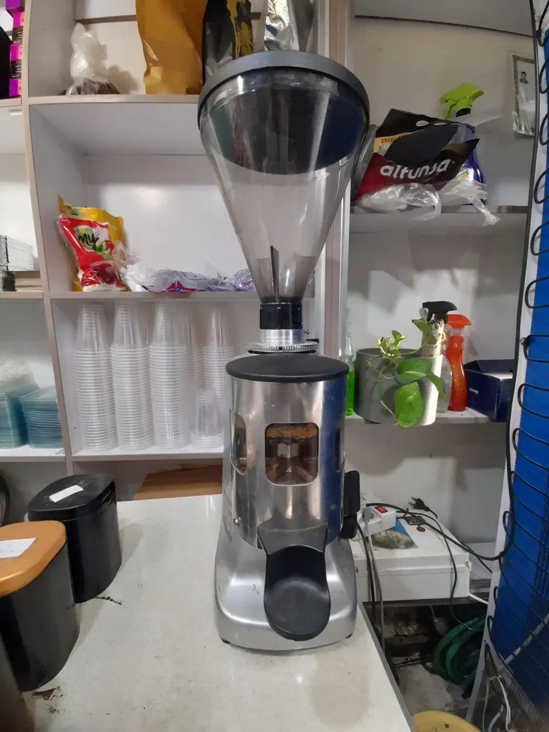 دستگاه آسیاب قهوه|کافی‌شاپ و رستوران|اقلید, |دیوار